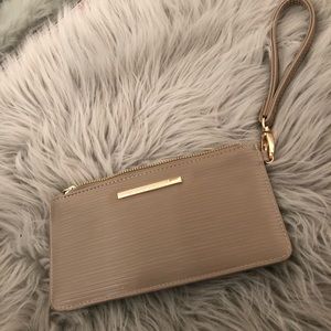 NWOT STEVE MADDEN WRISTLET/WALLET